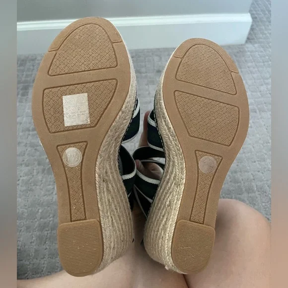 *NEW* Tory Burch Strappy Wedge Sandals SZ 7.5 - Picture 4 of 4
